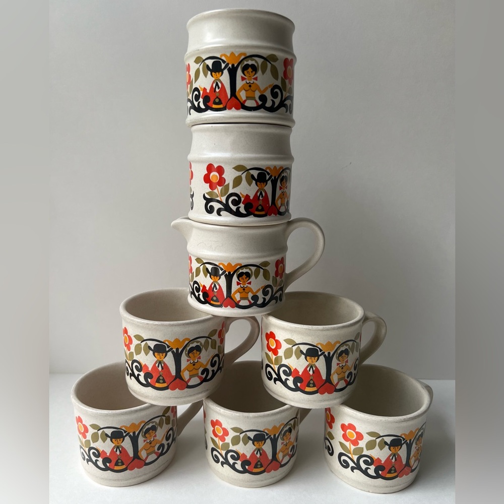 8 Piece Sadler Pottery Lot